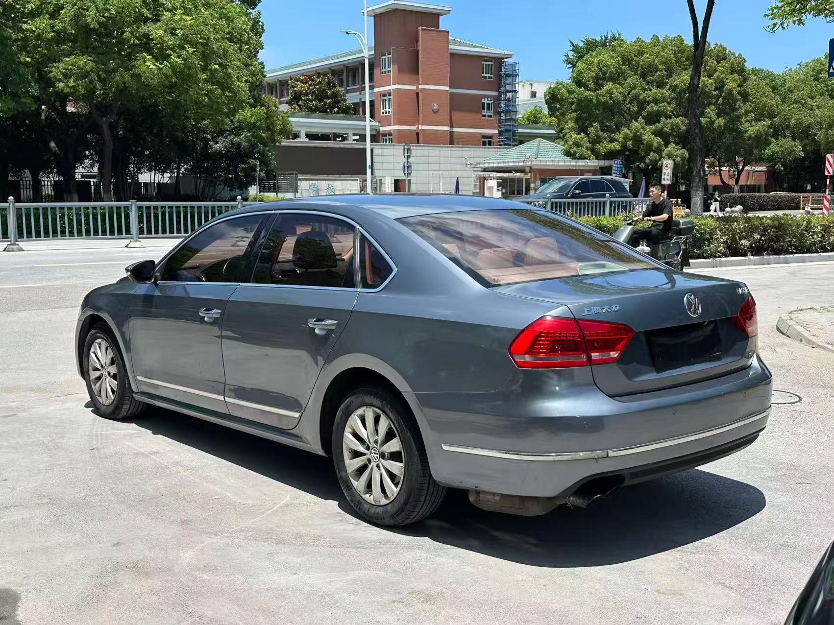 Volkswagen Passat (North America and China) 2011 thumb 11