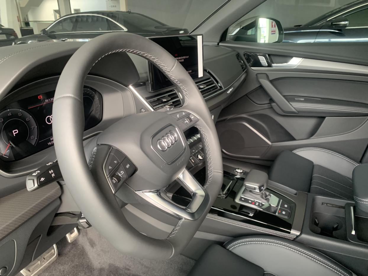 Audi Q5 2025 thumb 9