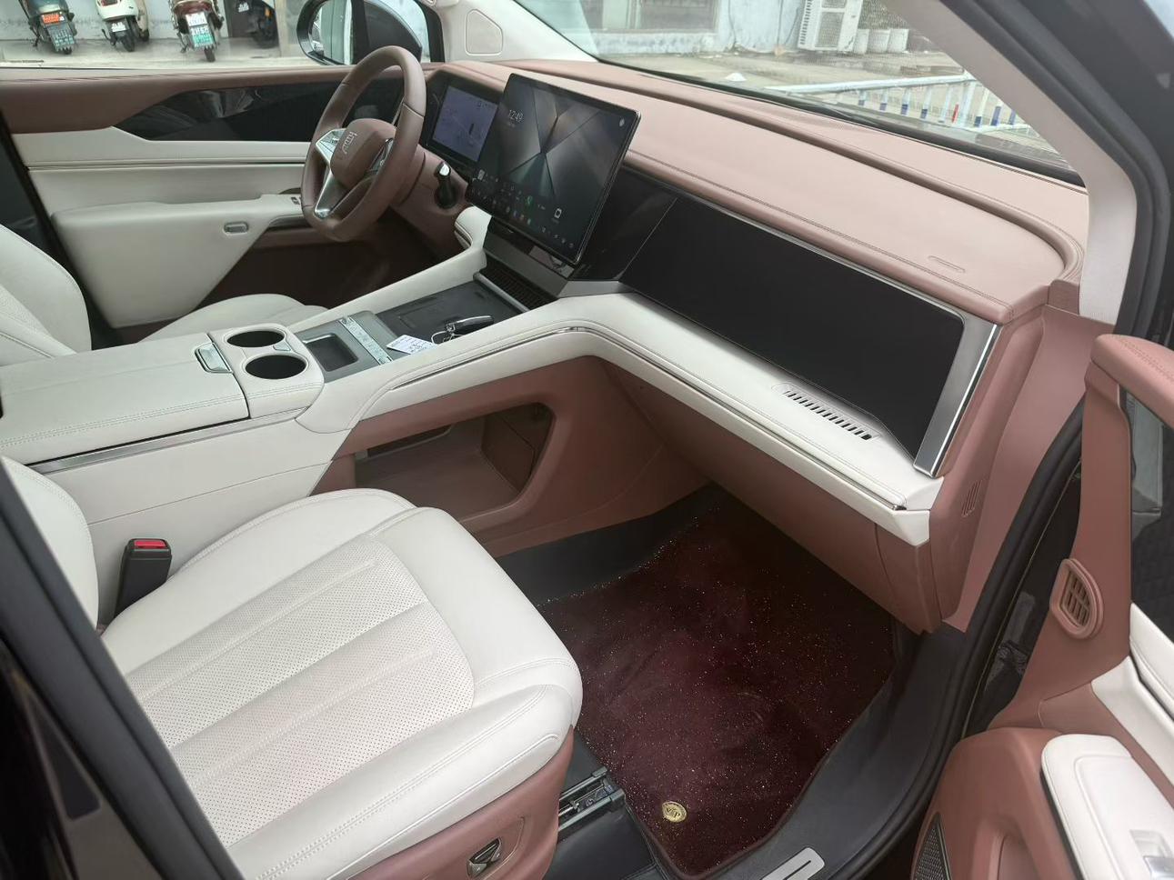 BYD Xia (M9) 2025 thumb 4
