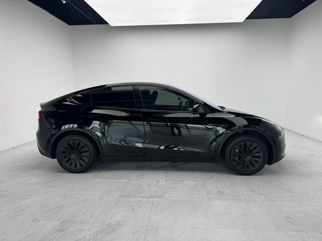 Tesla Model Y 2024 thumb 6