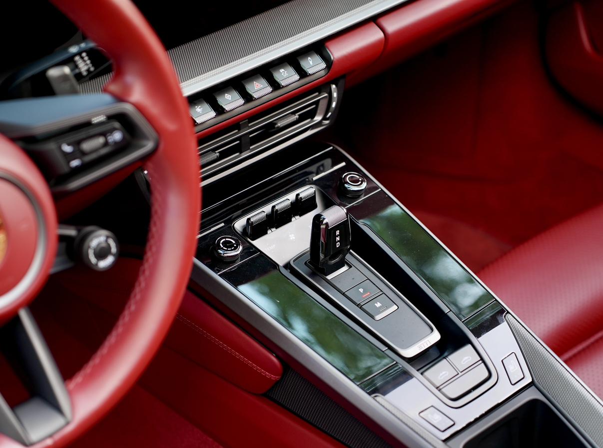 Porsche 911 2023 thumb 10