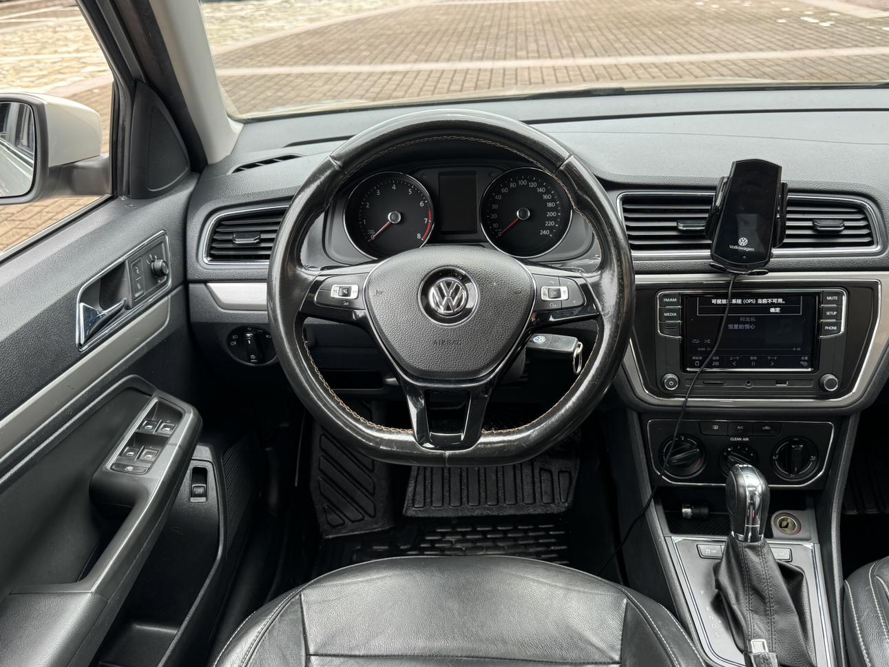 Volkswagen Lavida XR 2015 thumb 6