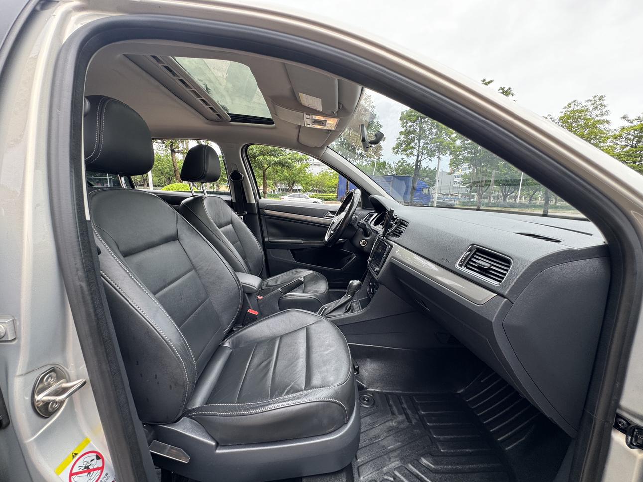 Volkswagen Lavida XR 2015 thumb 7