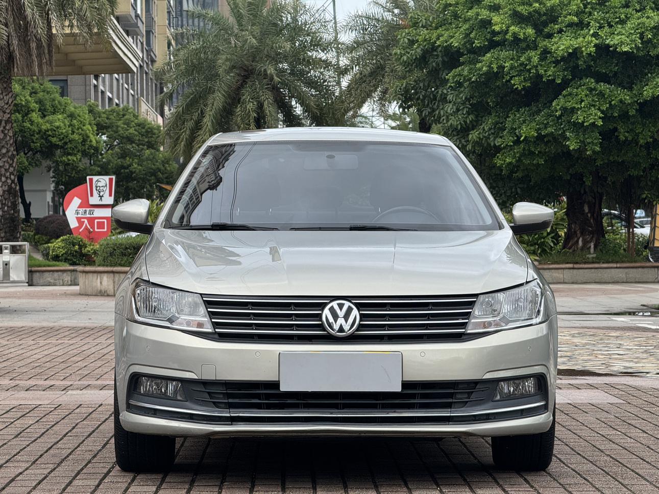 Volkswagen Lavida XR 2015 thumb 10