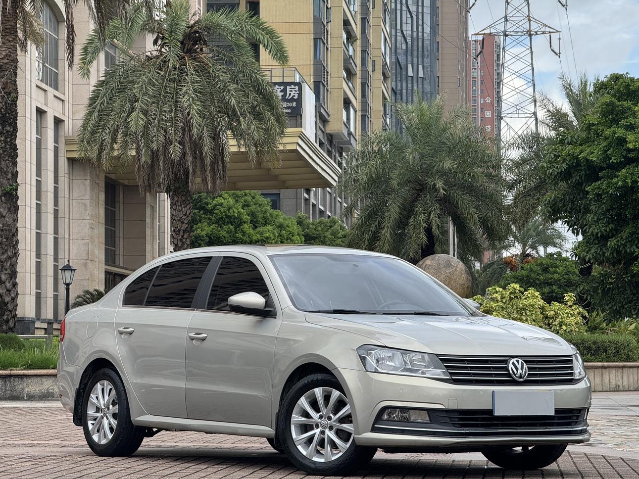 Volkswagen Lavida XR 2015 thumb 11