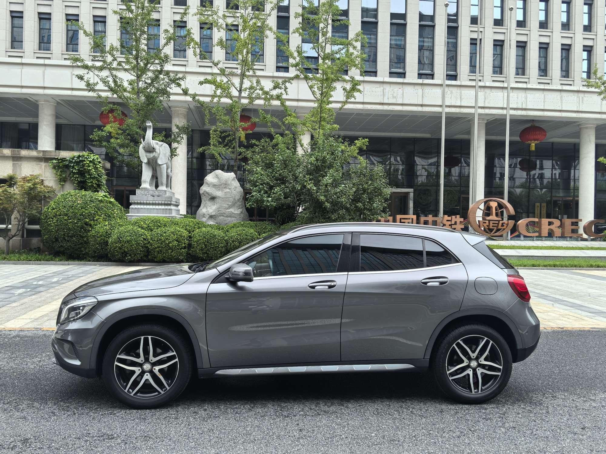 Mercedes-Benz GLA 2015 thumb 2