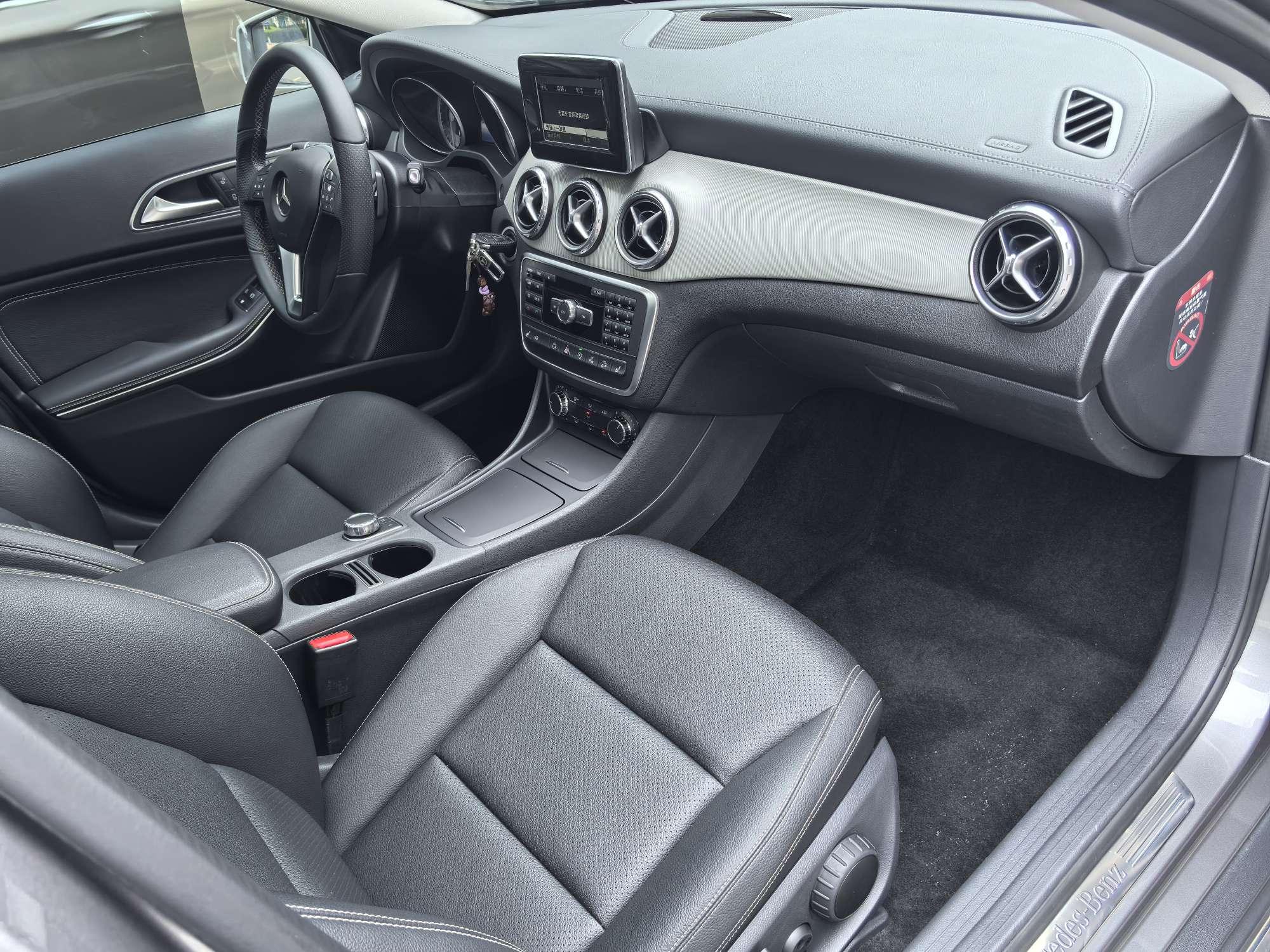 Mercedes-Benz GLA 2015 thumb 8