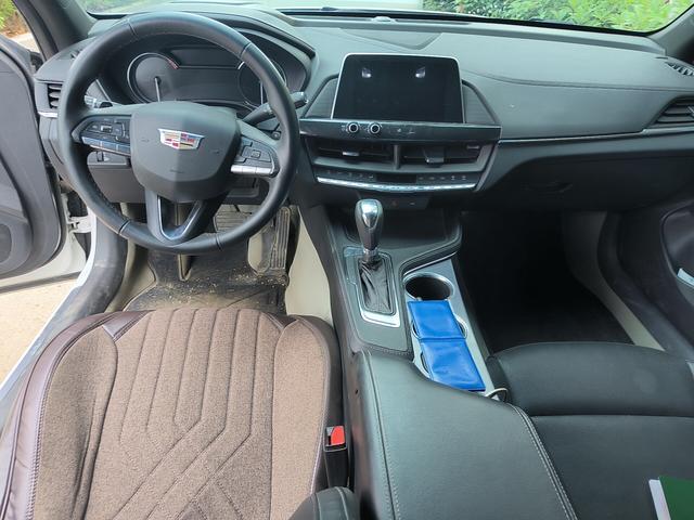 Cadillac CT4 2023 thumb 8