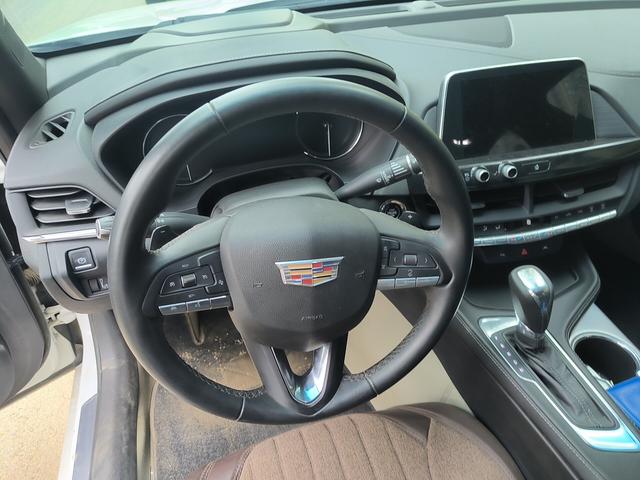 Cadillac CT4 2023 thumb 9