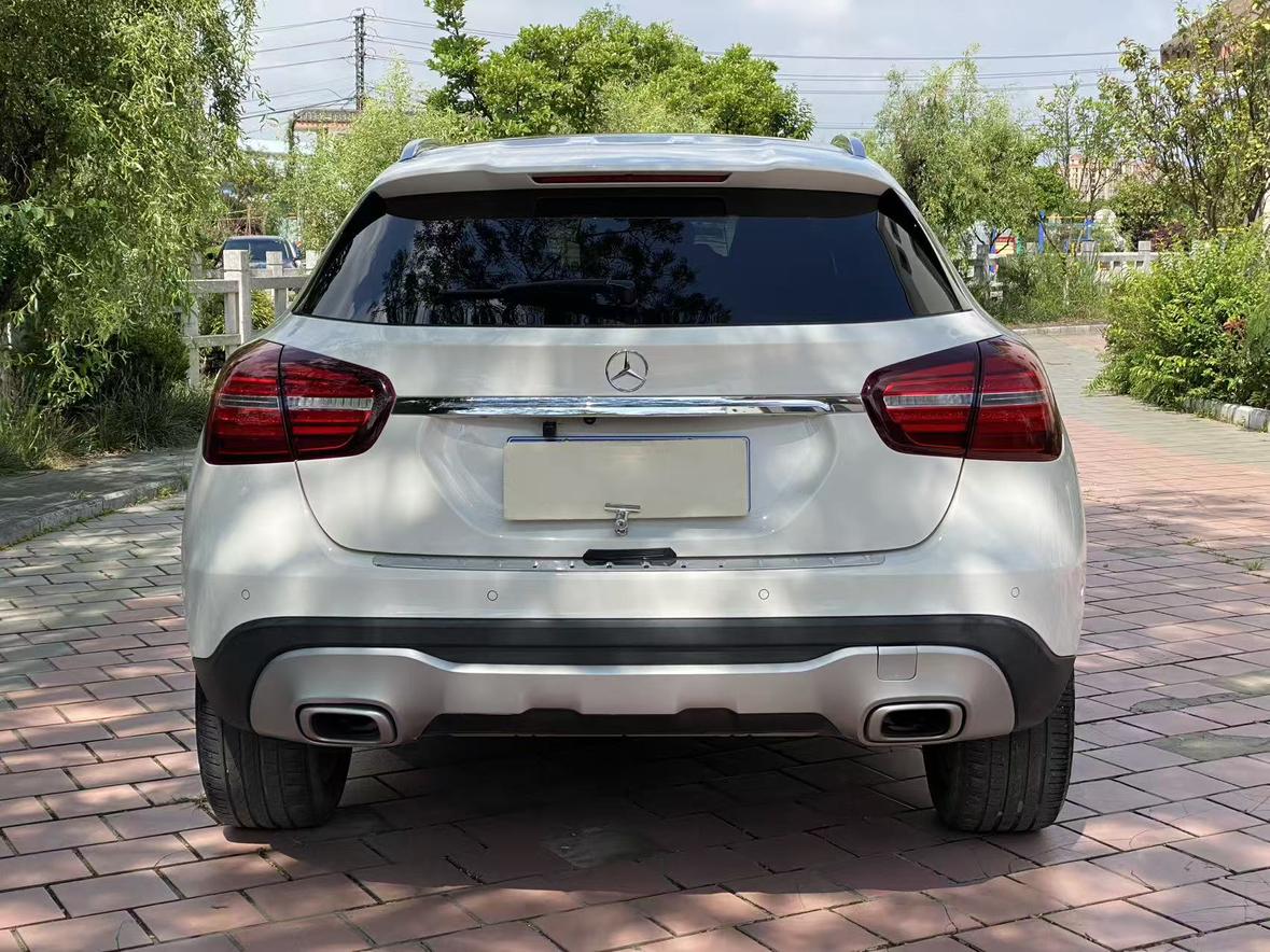 Mercedes-Benz GLA 2018 thumb 3