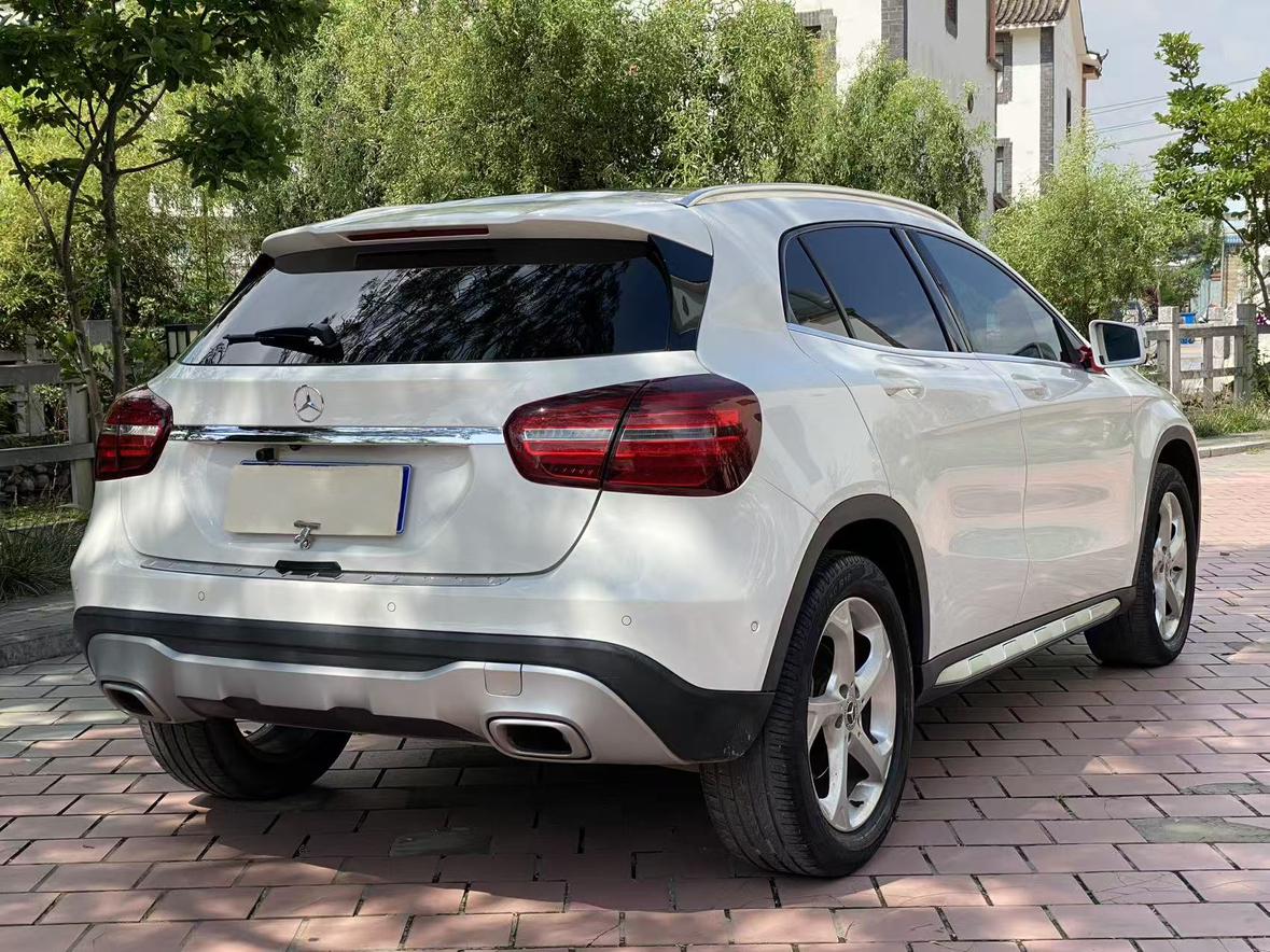 Mercedes-Benz GLA 2018 thumb 4