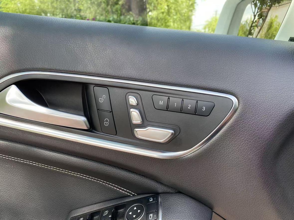 Mercedes-Benz GLA 2018 thumb 6