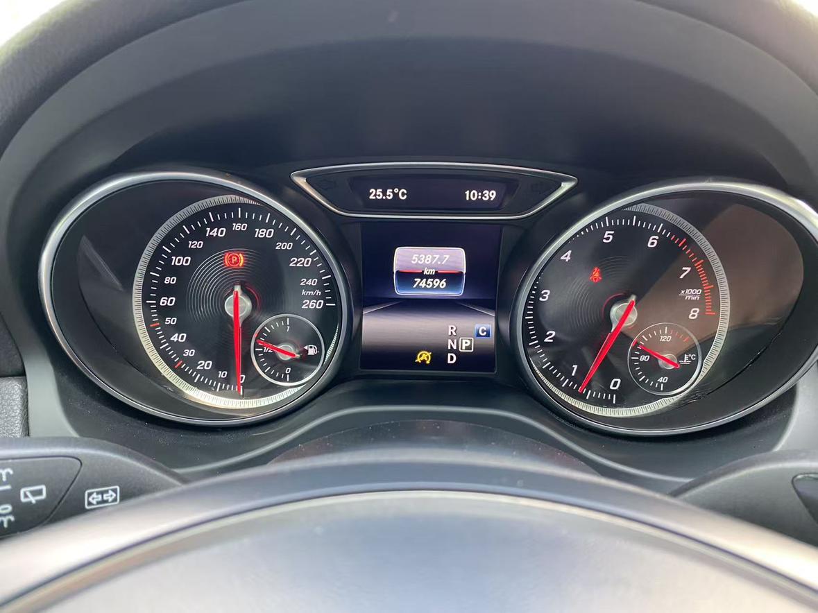Mercedes-Benz GLA 2018 thumb 9