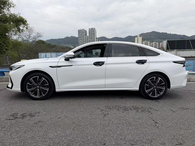 Chery Arrizo 8 2022 thumb 2