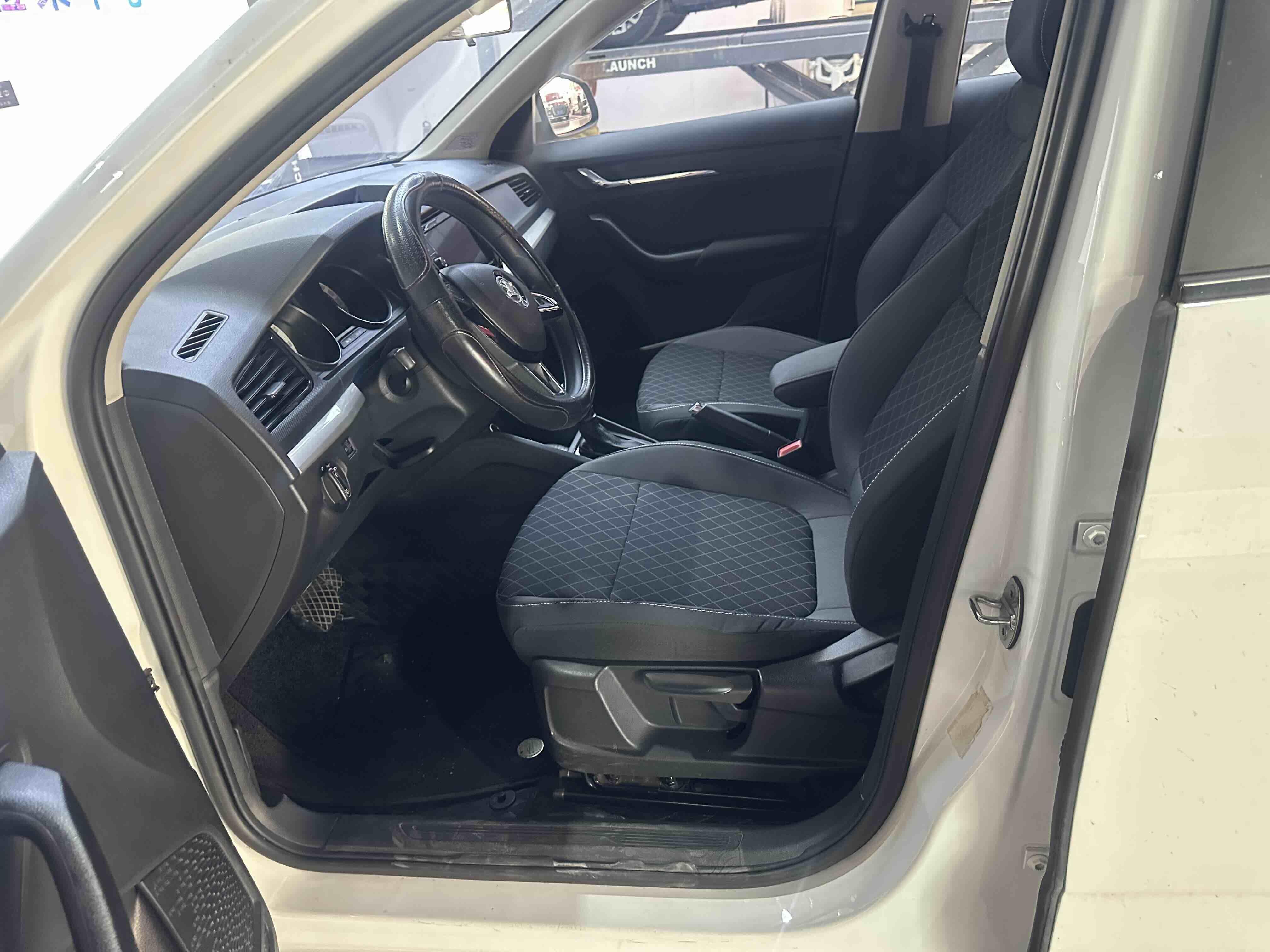 Skoda Kamiq 2018 thumb 6