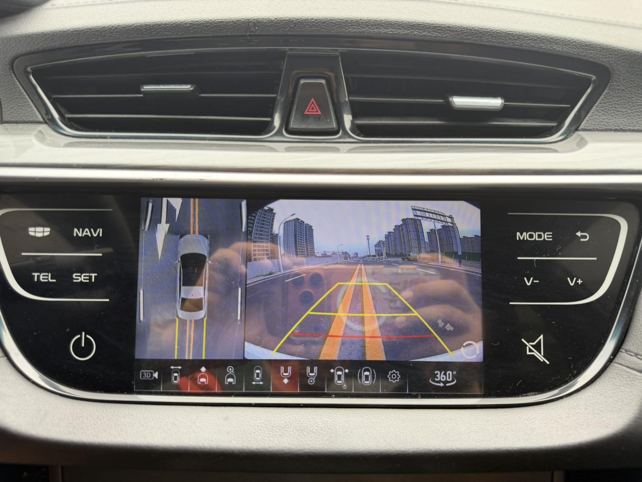 Geely Emgrand 2019 thumb 4