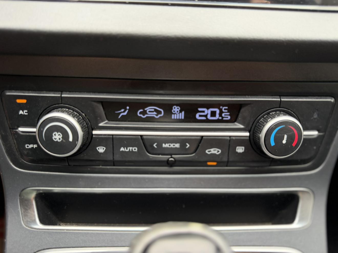 Geely Emgrand 2019 thumb 5