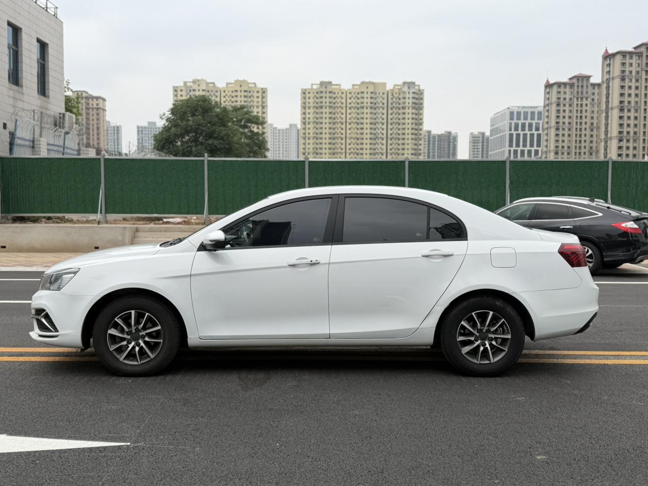 Geely Emgrand 2019 thumb 12