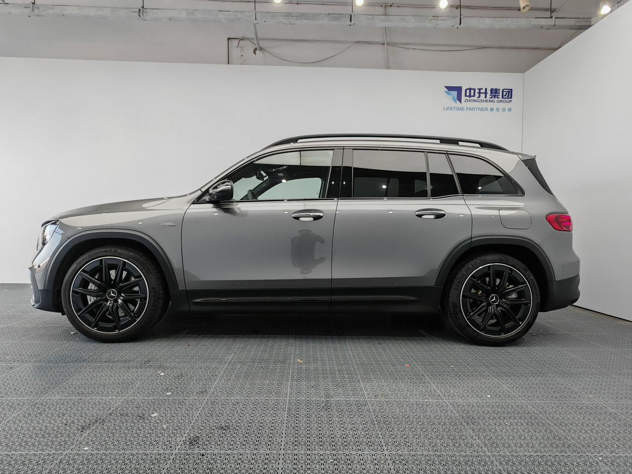 Mercedes-Benz GLB AMG 2024 thumb 2