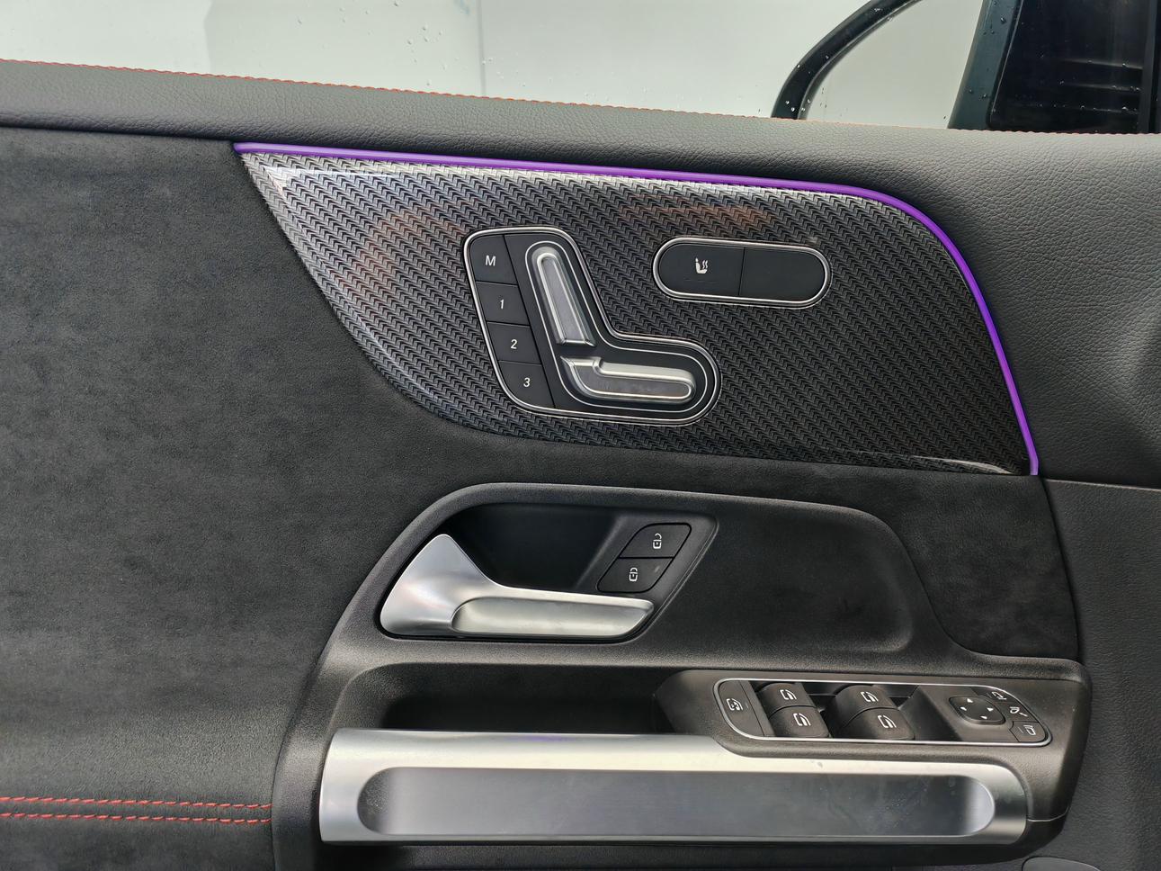 Mercedes-Benz GLB AMG 2024 thumb 7