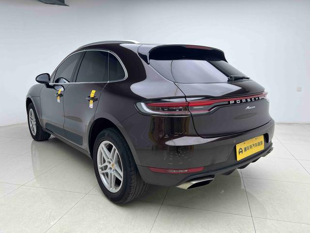 Porsche Macan 2018 thumb 3