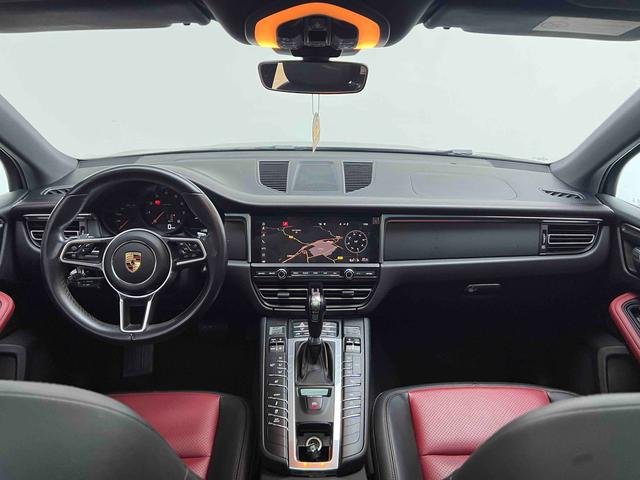 Porsche Macan 2018 thumb 12