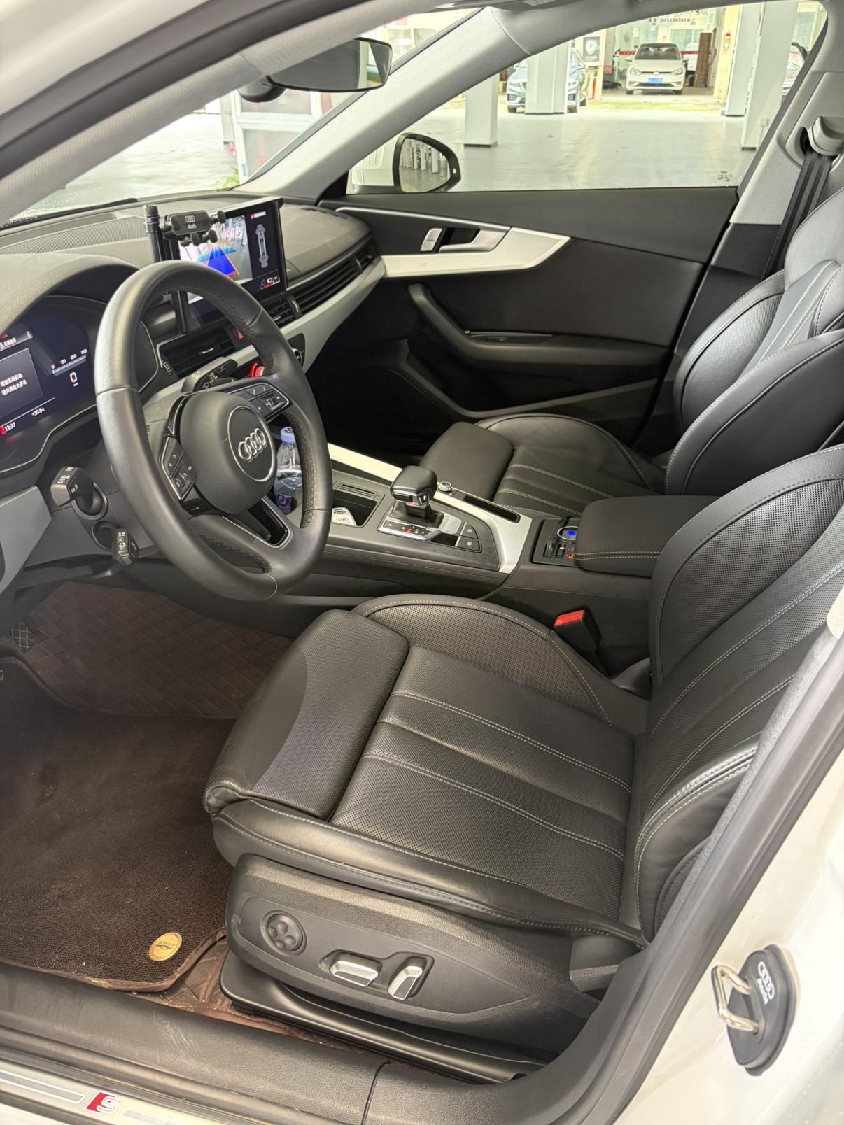 Audi A4 2023 thumb 10
