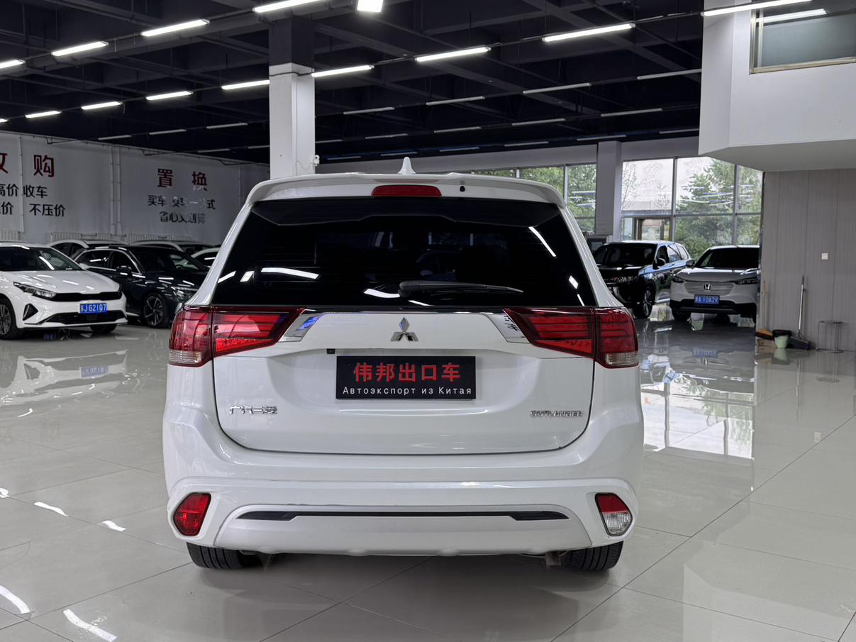 Mitsubishi Outlander 2021 thumb 3