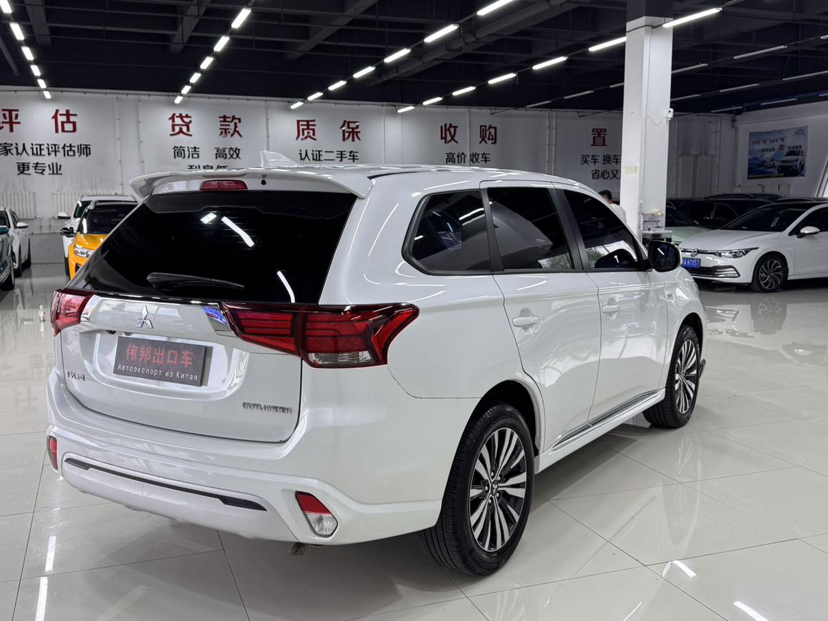 Mitsubishi Outlander 2021 thumb 4