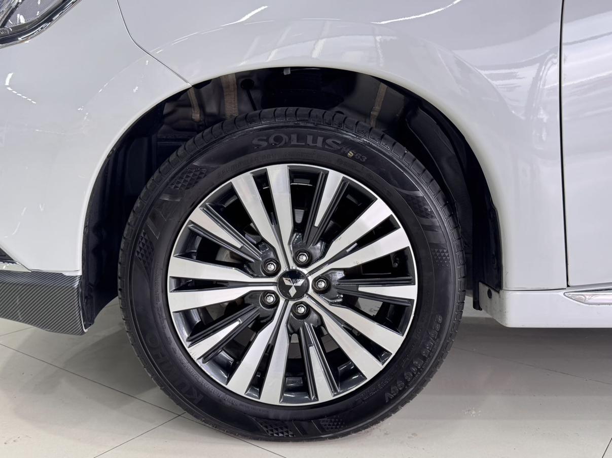 Mitsubishi Outlander 2021 thumb 10