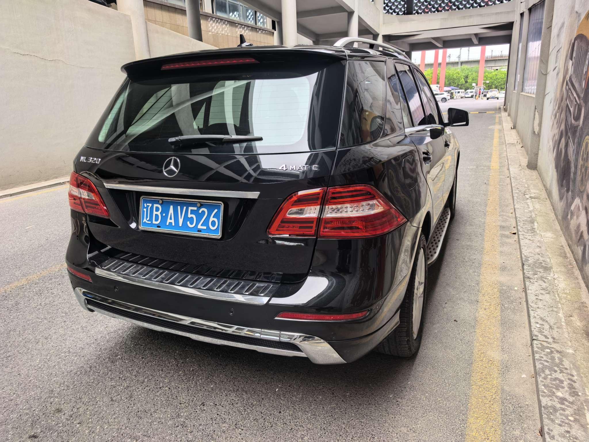 Mercedes-Benz M-Класс 2014 thumb 4