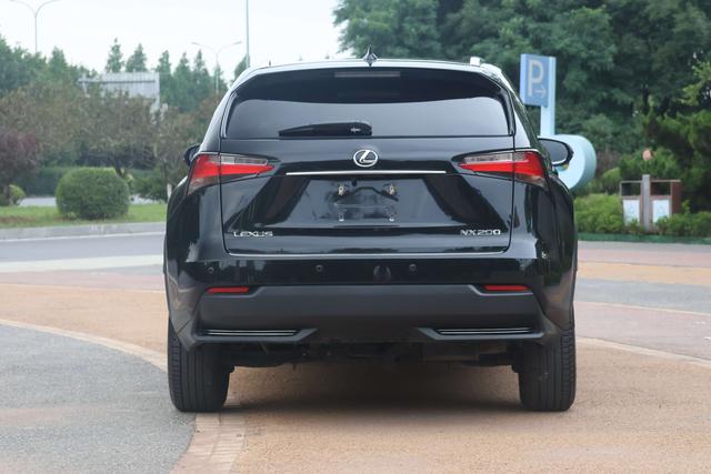 Lexus NX 2016 thumb 3