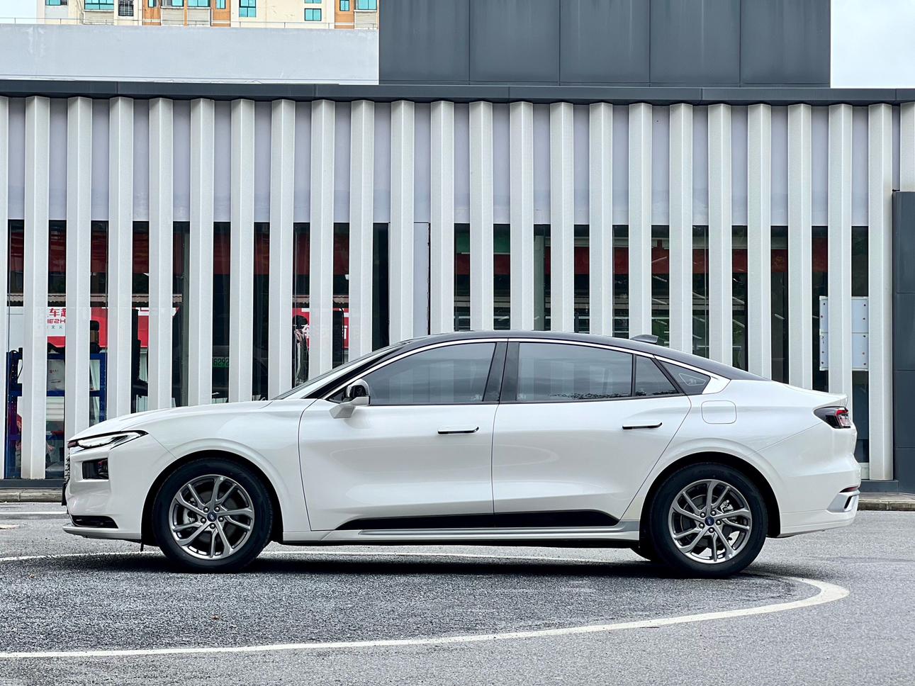 Ford Mondeo 2023 thumb 2
