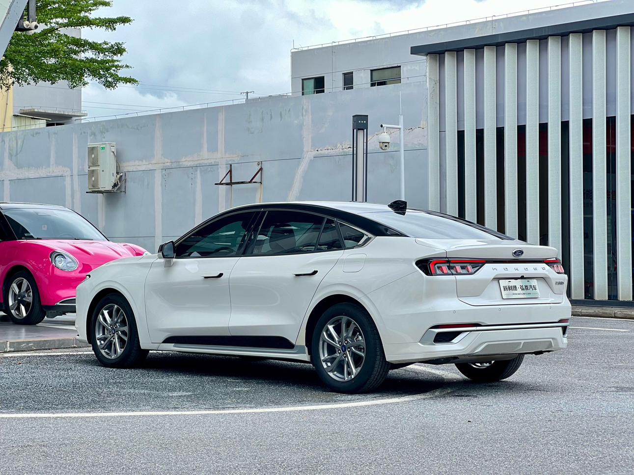 Ford Mondeo 2023 thumb 3
