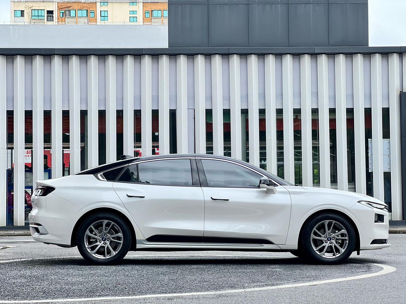 Ford Mondeo 2023 thumb 6