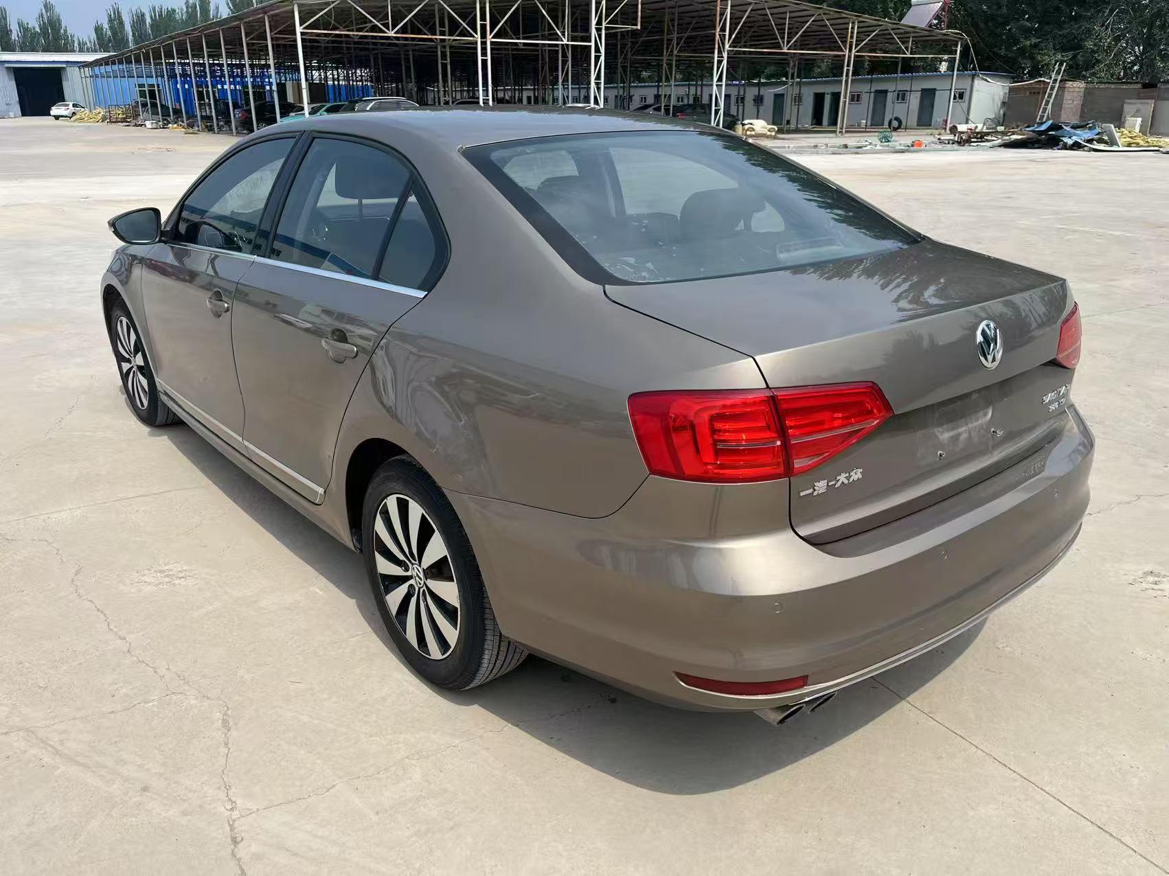 Volkswagen Sagitar 2018 thumb 2
