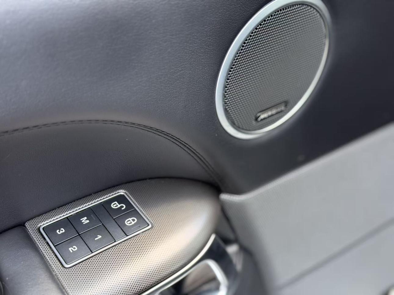 Land Rover Range Rover Sport 2015 thumb 9