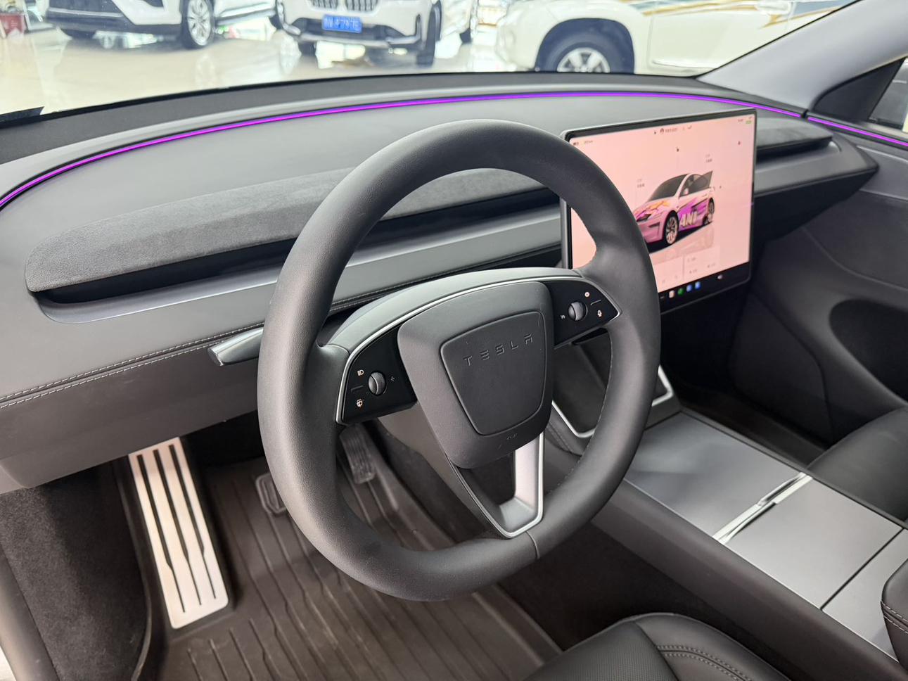 Tesla Model Y 2025 thumb 7