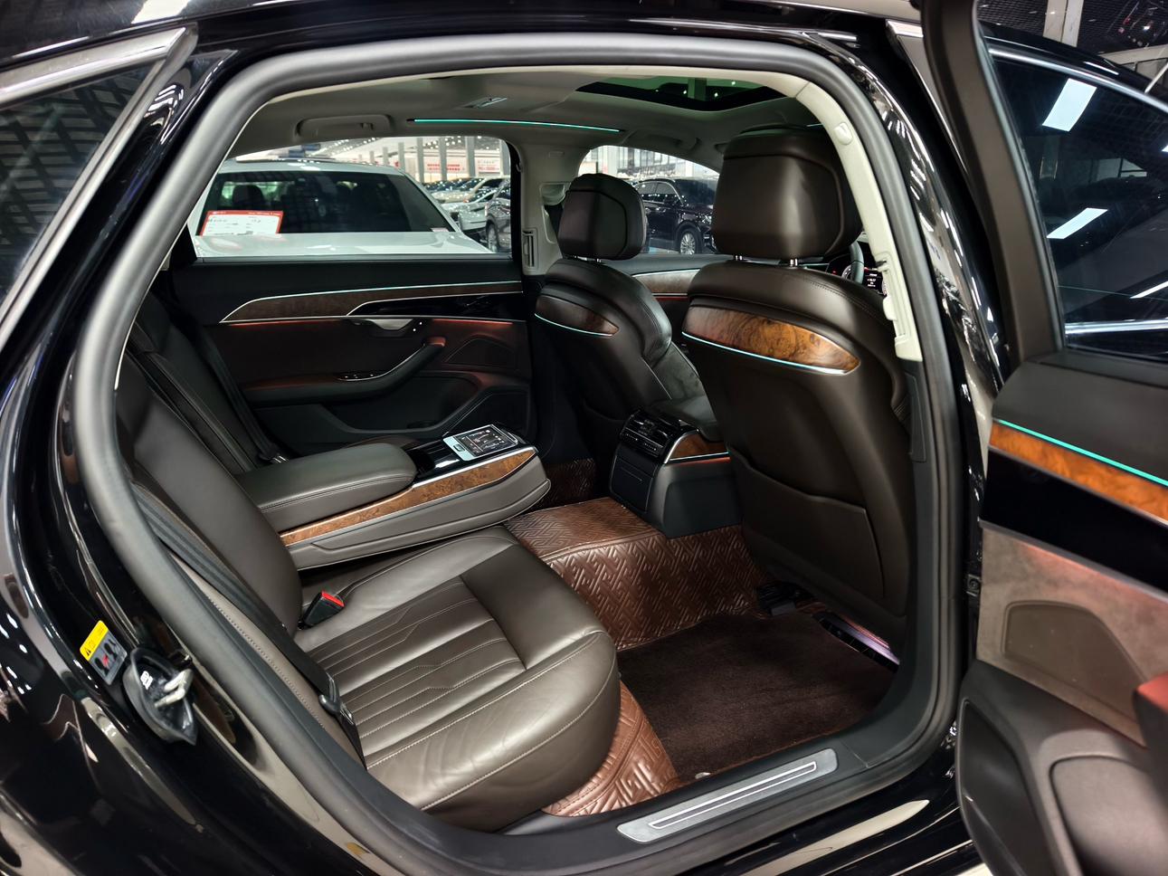 Audi A8 2018 thumb 7