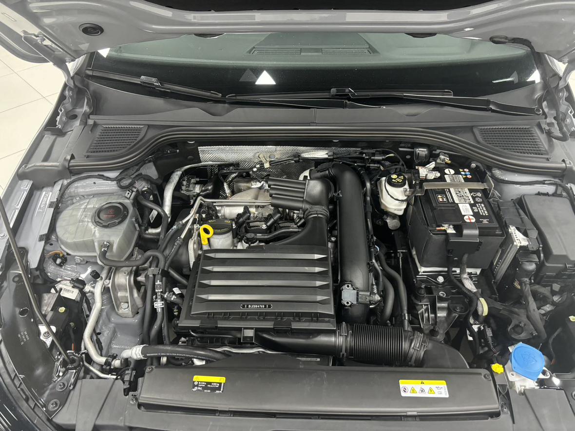 Volkswagen Golf Sportsvan 2023 thumb 5