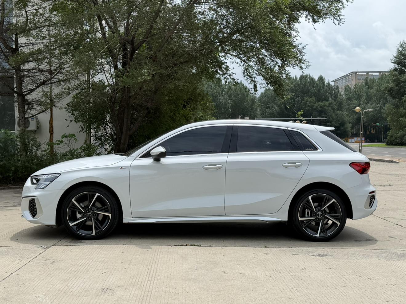 Audi A3 2022 thumb 2