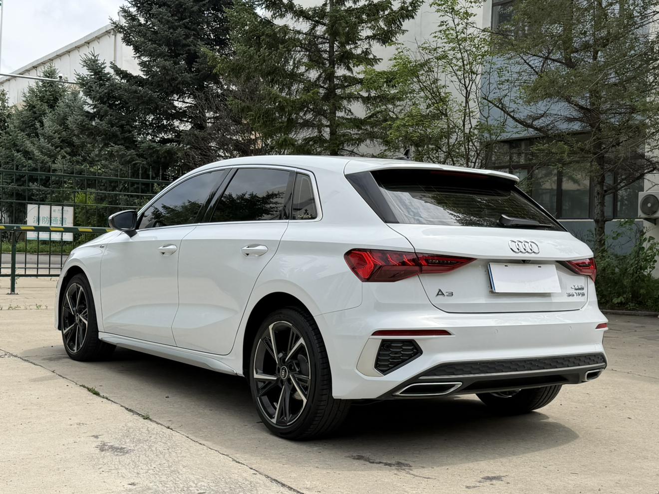 Audi A3 2022 thumb 3