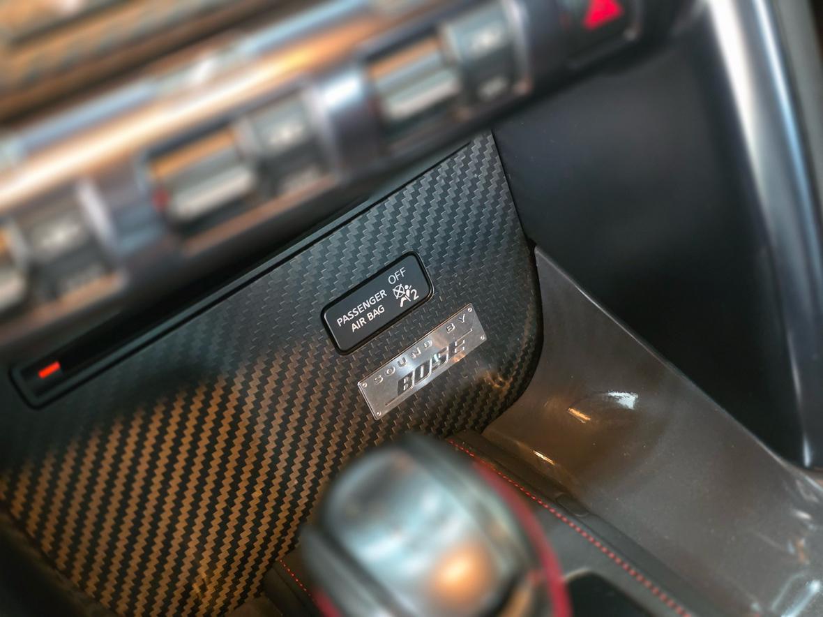 Nissan GT-R 2012 thumb 11
