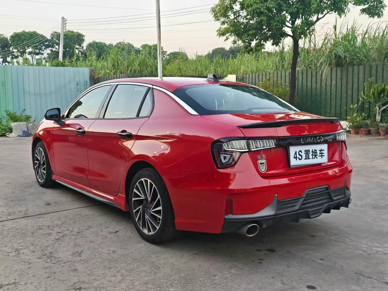Lynk & Co 03 2021 thumb 12