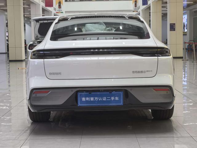 Geely Galaxy 8 PHEV 2025 thumb 3