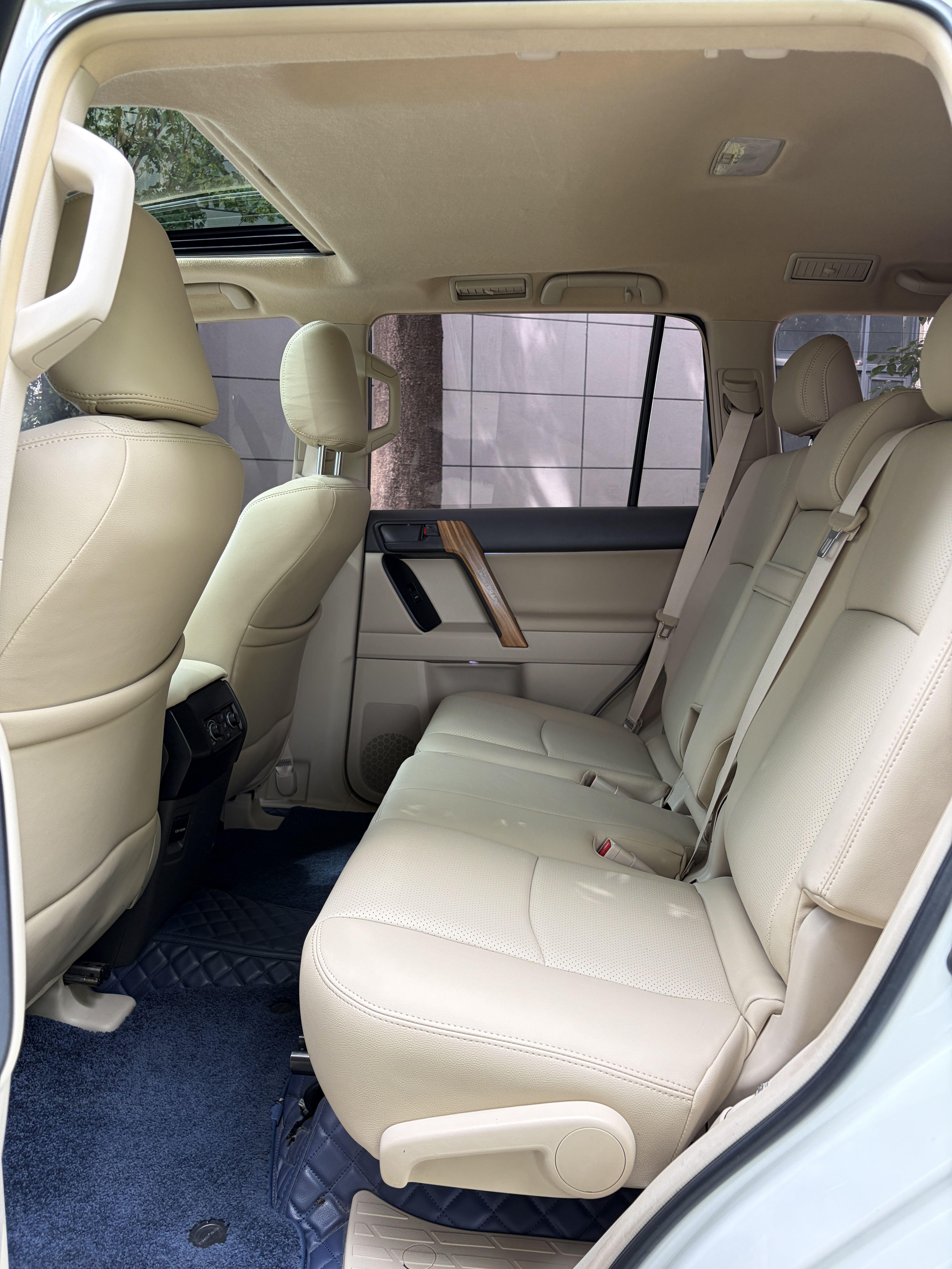 Toyota Land Cruiser Prado 2019 thumb 7