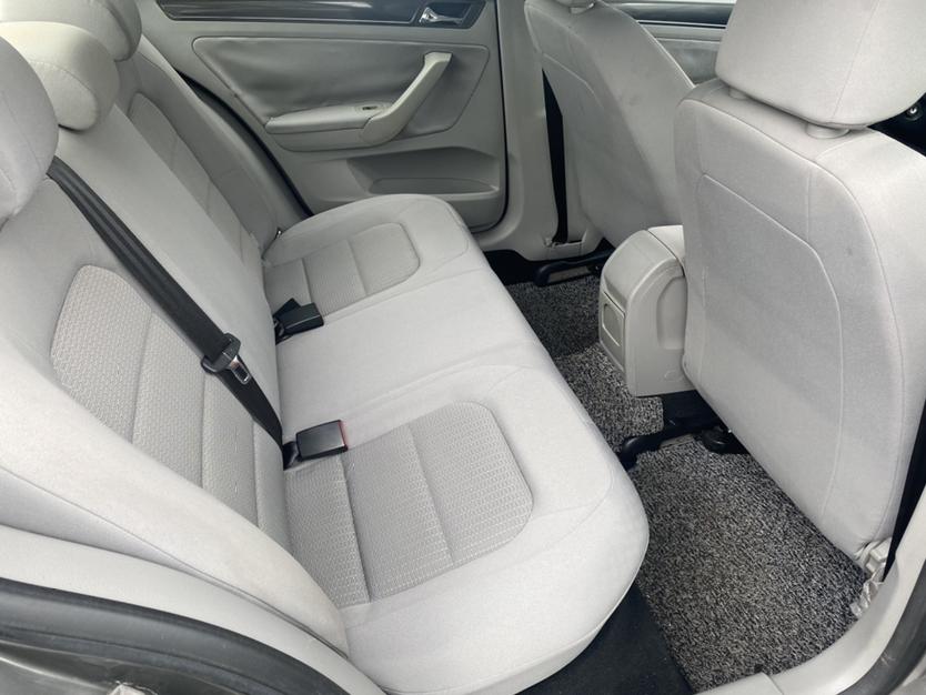 Volkswagen Bora 2013 thumb 8
