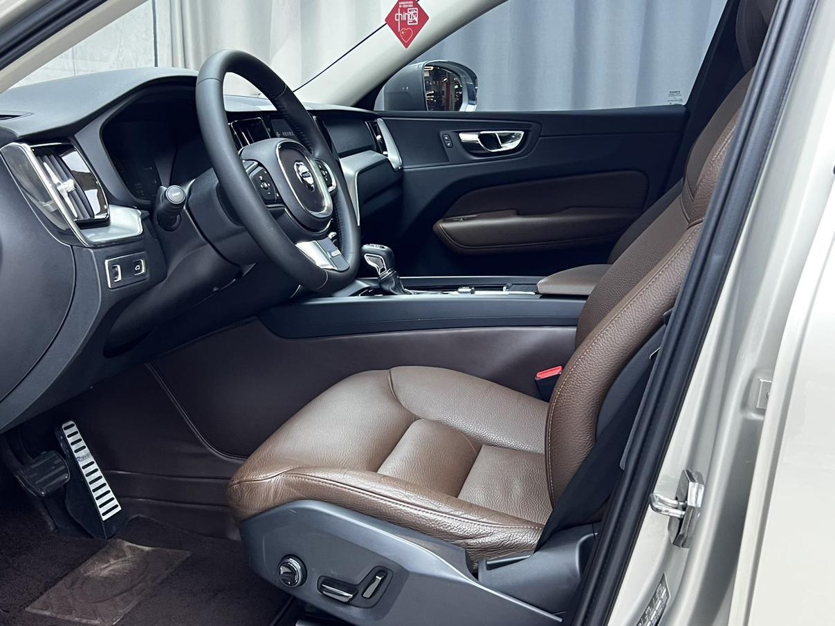 Volvo XC60 2018 thumb 8