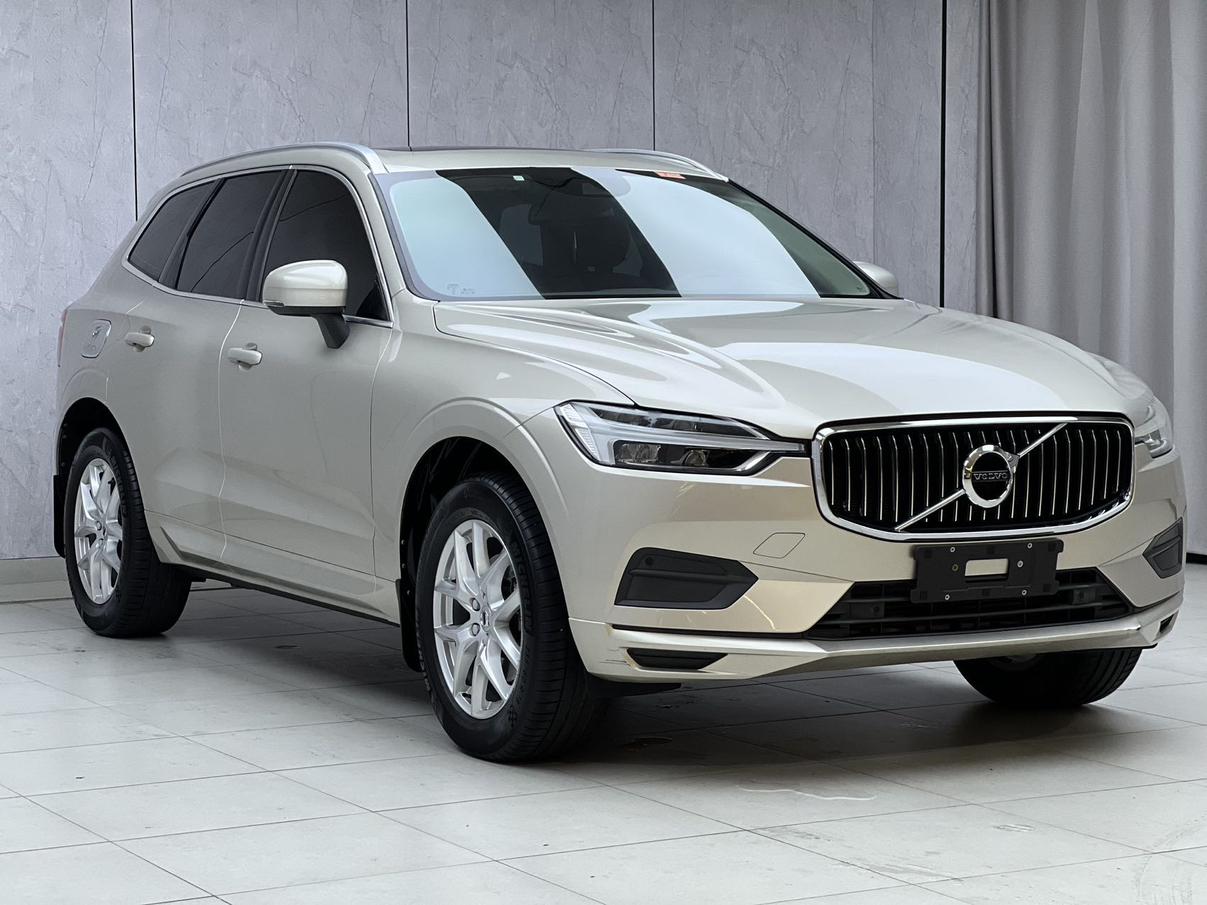 Volvo XC60 2018 thumb 12