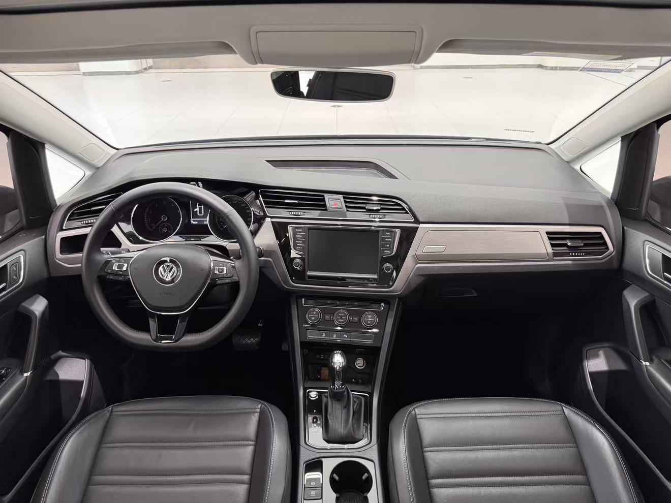 Volkswagen Touran 2018 thumb 5